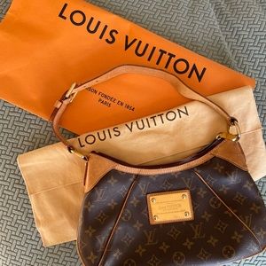 Louis Vuitton handbag. Great condition.
